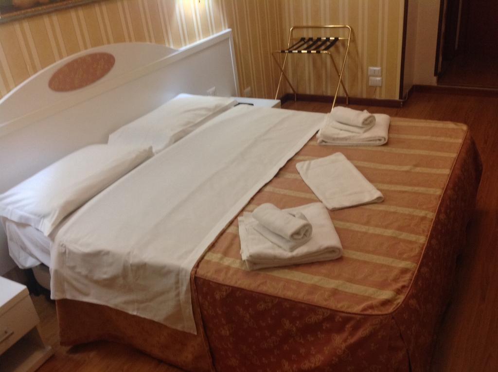 Hôtel Rome Palace Chambre photo